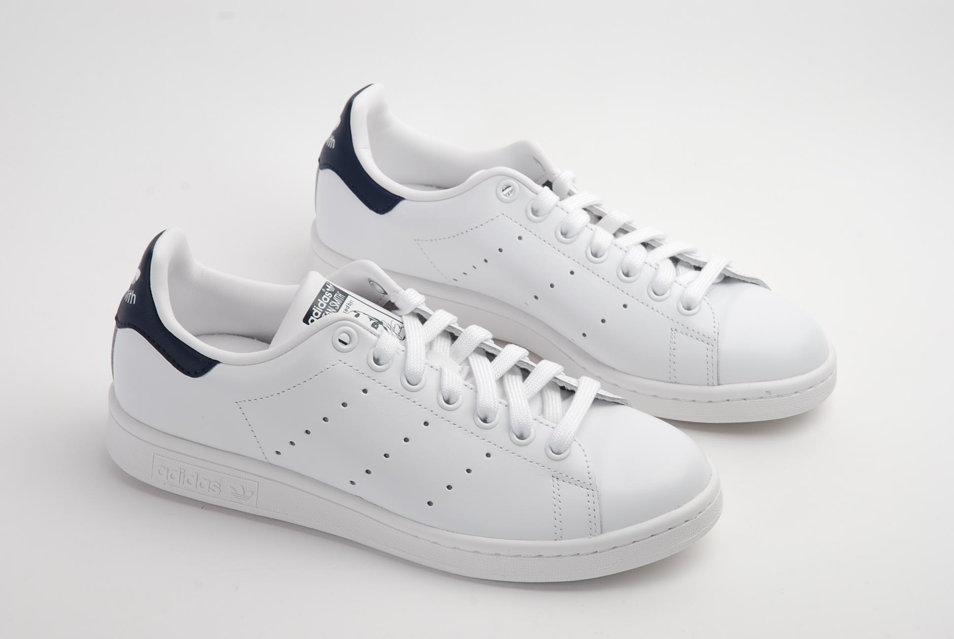 stan smith noir pas cher