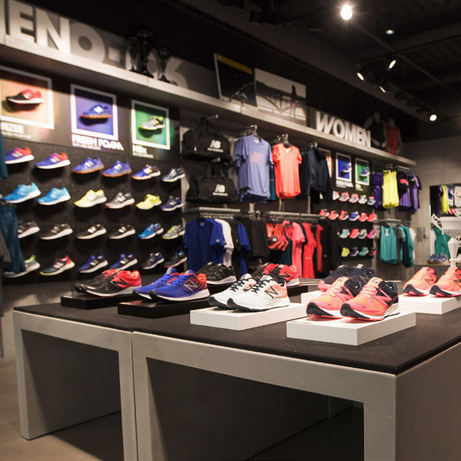 Plus grand magasin new balance paris best sale